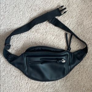 Black Fanny pack